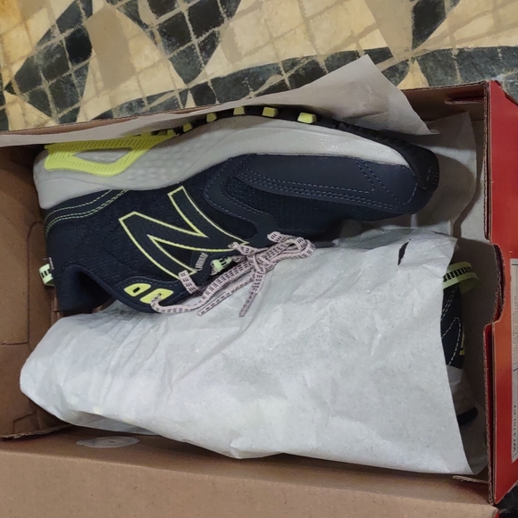 New Balance 410 V 7 Trail/Running Shoe Size 9.5 wide..New in Box - Picture 8 of 8